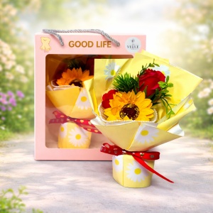 Buchet Beads cu floarea soarelui si 2 trandafiri din sapun, plante verzi artizanale, in cutie cu fereastra si toarte, Galben