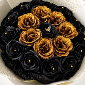 Buchet floral Black & Gold cu 21 trandafiri negri si aurii, decorati cu sclipici, inaltime 50 cm - Img 4