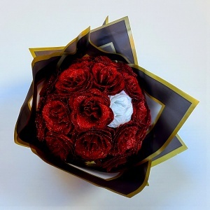 Buchet floral Glitter Red Roses cu 21 trandafiri rosii decorativi premium, 37 cm - Img 3
