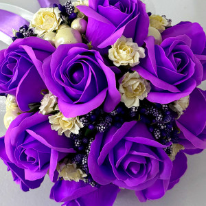 Buchet Mireasa, cu trandafiri de sapun, stamine , flori de hartie si accesorii, mov - Img 3