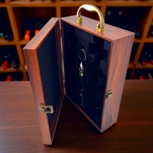 Caseta eleganta din lemn Special Wine, pentru doua sticle si trei accesorii vin, Maro - Img 5