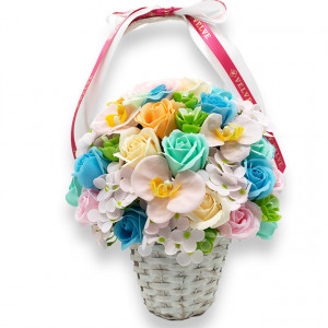 Cos floral Queen, cu trandafiri din sapun, hortensii si orhidee, 30 cm