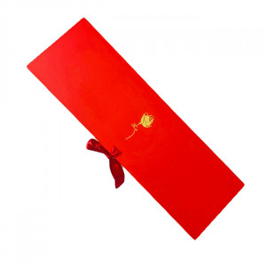 Cutie florala Luxury Breeze cu trandafiri din sapun, legare cu panglica satinata si text "LOVE", Rosu - Img 6