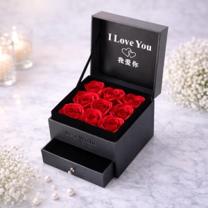 Cutie pentru accesorii "Love Wishes" cu sertar, noua trandafiri de sapun, felicitare si punga de cadou, Negru