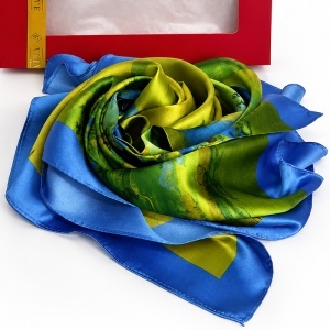 Esarfa premium dama cu peisaj din natura, 70 x 70 cm, Verde-Albastru - Img 3