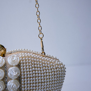 Geanta de ocazie, Opulent Style, de tip clutch, cu detalii decorative florale si perle, Crem