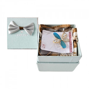 Pachet cadou femei ForYou, brosa si esarfa in cutie eleganta cu funda 4