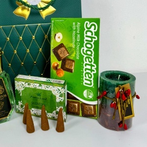 Pachet Christmas Green Deluxe, pentru barbati, cu parfum, lumanare festiva, ciocolata si set de conuri parfumate, in punga cadou eleganta - Img 4