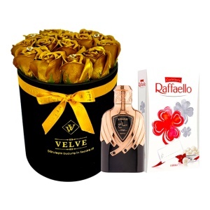 Pachet Crystal Beauty, cu aranjament floral, parfum arabesc Extrait de parfum Samah Onyx, Riiffs, Unisex 100 ml, praline Raffaello 80g, Auriu