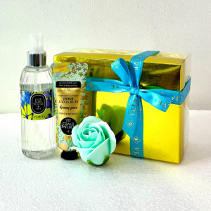 Pachet cadou Eyup,  apa de colonie 150ml Eyup Sabri-Tuncer,  crema de maini si de corp 50ml  Eyup Sabri-Tuncer, tradafir de sap, in cutie eleganta