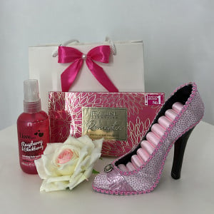 Pachet GiftDay pentru dama, Paleta de machiaj, Spray de corp I Love 100ml, Suport de bijuterii tip pantof si un trandafir de spuma in punga cadou - Img 3