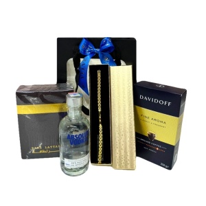 Pachet Goldishold pentru barbati, cu bratara, cafea Davidoff, parfum Lattafa Ramz Gold si Vodka Absolut
