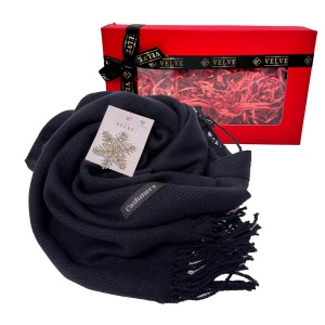 Pachet Secret Santa pentru femei, cu Esarfa de casmir si Brosa Fulg de Zapada, in cutie cadou, Negru, 25x15cm