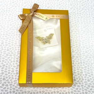 Pachet Silky pentru femei, cu esarfa eleganta si brosa, in cutie cadou, Alb - Img 3