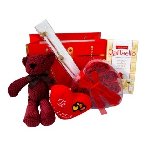 Pachet Special Valentine, cu ursuleț pluș 18 cm, inimioara plus 8 cm, cutie inima cu 12 trandafiri din sapun, bratara si tableta Raffaello, ambalate în cutie tip poseta - Img 5