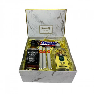 Pachet Tabac, after shave Eyup Sabri Tuncer 250ml, 3 trabucuri Punta Cana, baton Snickers 50gr,  whiskey Jack Daniel's 200ml, in cutie eleganta cadou