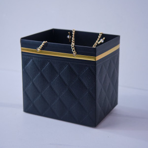 Punga pentru cadouri, neagra, 16 x 12 x 15 cm