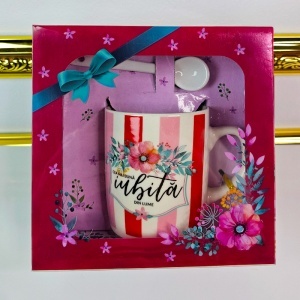 Set „Cea mai buna iubita din lume”, esarfa eleganta, cana personalizata, praline Raffaello si crema de maini Eveline - Img 4