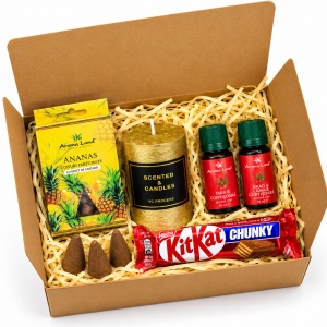 Set cadou Aroma Bliss, cu KitKat Chunky, lumanare, conuri Ananas si 2 uleiuri parfumate, Model Galben - Img 3
