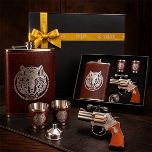 Set cadou pentru barbati Lup, cu plosca, 2 pahare, palnie si bricheta cu laser, in cutie eleganta - Img 5