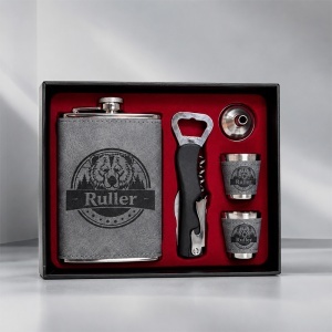 Set cadou pentru barbati Ruler cu plosca, 2 pahare, palnie si tirbuson, in cutie eleganta - Img 2