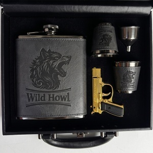 Set cadou pentru barbati Wild Howl, servieta cu tabla si piese de sah, plosca 300 ml, 2 pahare de 50 ml si bricheta cu laser - Img 4