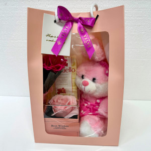 Set cadou Special Valentine, cu ursulet de plus 25cm, ciocolata Raffaello 90gr, cutie cu sertar, brosa, trandafir sapun roz, in punga cadou