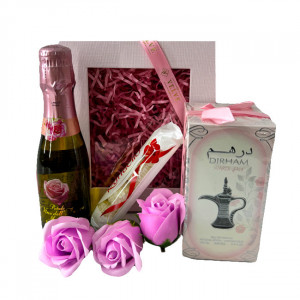 Set cadou Spring Aromas, cu parfum arabesc Dirham Wardi de la Ard al Zaafaran, trandafiri de sapun, spumant Bottega si praline, in cutie cadou