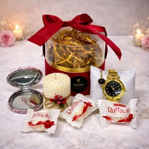 Set elegant Strong Vibe, pentru femei, oglinda, set cu ceas si bratara, praline Raffaello si lumanare decorativa, in cutie eleganta rotunda , Rosu