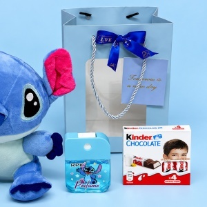 Set pentru copii Stitch Sweet Blue cu plus albastru 24 cm, parfum 35 ml si Kinder Chocolate, in punga cadou albastra - Img 3