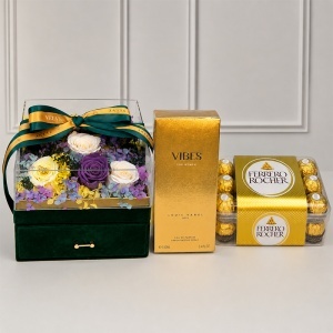 Set premium de lux cu 11 trandafiri criogenati, parfum Louis Varel Vibes 100 ml si praline Ferrero Rocher, in cutie patrata din catifea verde cu sertar si plexiglas - Img 6