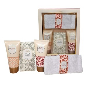 Set spa pentru femei, cu prosop, gel de dus, lotiune de corp si sare de baie
