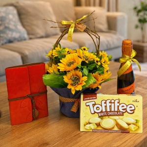 Set Sunflower Delight, cos floral, jurnal elegant, prosecco Mionetto si Toffifee - Img 2