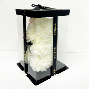 Ursulet floral cu trandafiri din spuma, 25 cm, decorat manual, cutie cadou, Alb - Img 4