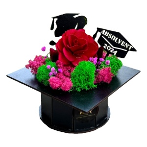 Aranjament floral Ceremony, tip toca, cu licheni criogenati stabilizati, lagurus criogenat si begonie din lemn, Bordo