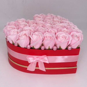 Aranjament floral Cherry cutie inima cu 31 trandafiri de sapun