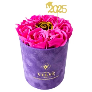 Aranjament floral pentru absolvire Velvet, cu 9 trandafiri de sapun, in cutie mov de catifea, Fucsia/Auriu - Img 2