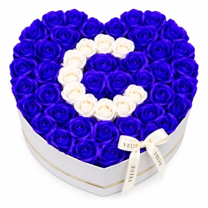 Aranjament floral personalizat cu litera, cutie inima alba cu 49 trandafiri de sapun, Albastru-Alb - Img 3