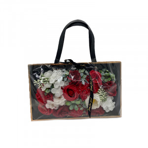 Aranjament floral premium cu trandafiri de sapun rosii in geanta decorativa eleganta - Img 4