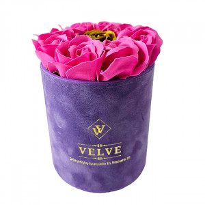 Aranjament floral Velvet, cu 9 trandafiri de sapun, in cutie mov de catifea, Fucsia/Auriu - Img 5