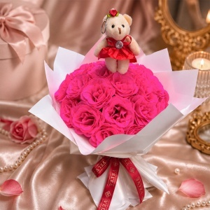 Buchet Pink Sparkle cu 25 trandafiri artizanali roz fucsia cu sclipici si ursulet de plus in rochita, inaltime 50 cm - Img 4