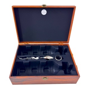 Caseta eleganta din lemn Special Wine, cu trei accesorii vin, capacitate doua sticle, Maro - Img 2