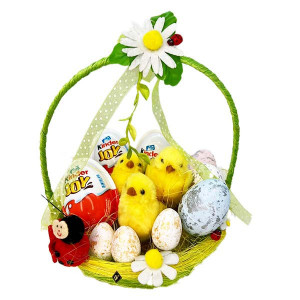Decoratiune pentru Paste, in cos, cu Kinder Joy, trei puisori si oua 