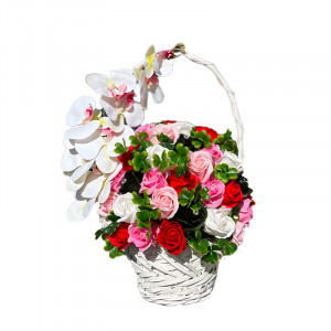 Cosulet Royal Orchid, cu trandafiri de sapun de sapun, accesorizati cu flori si plante artificiale, rosu-alb-verde