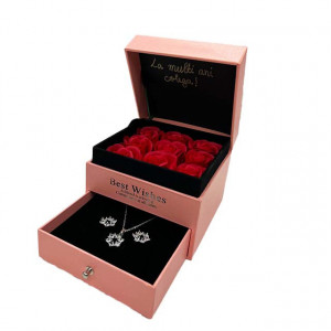 Cutie cu sertar Wend, mesaj text "La multi ani, colega", 9 trandafiri de sapun si set acccesorii, cercei si lant cu pandantiv, in punga cadou, roz3