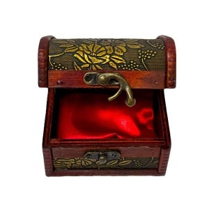 Cutie din lemn, pentru accesorii, cu aspect de cufar 9x7x7 cm, Imprimeu auriu