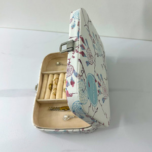 Cutie pentru accesorii si bijuterii cu trei compartimente si oglinda din piele ecologica, Dream, 24x17.5 cm - Img 2