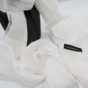 Esarfa tip sal, din material subtire cu casmir, in cutie cadou, Alb1