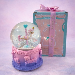 Glob muzical din sticla cu unicorn, suport din rasina si iluminare decorativa, Roz