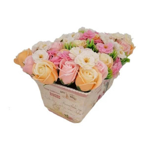 Jardiniera cu aranjament floral deosebit, flori de cires si trandafiri de sapun, 27x17x13 cm1